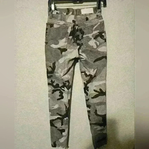 RE/DONE Originals Camo High Rise Ankle Crop Jeans - Picture 2 of 5